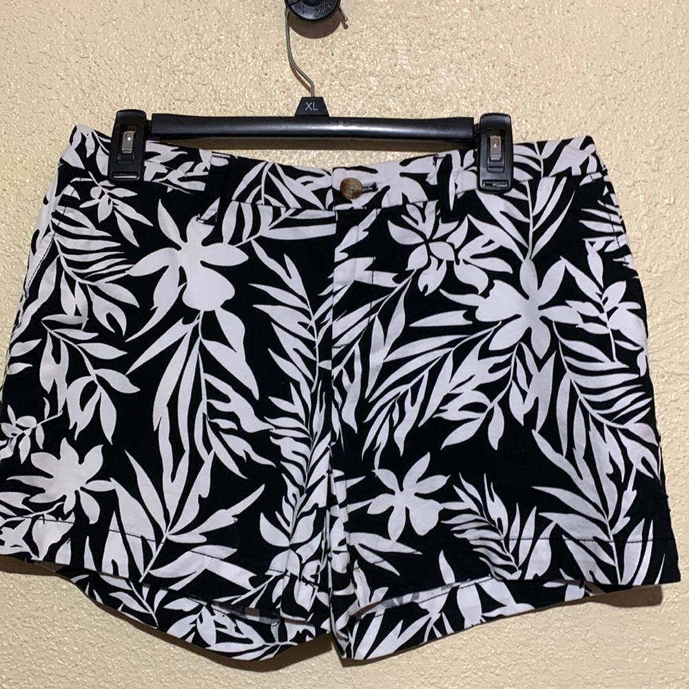 Faded Glory Shorts Black White Floral 8 Stretch 🌀